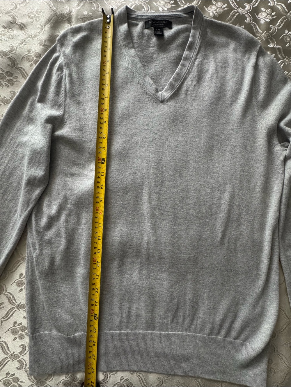 Banana Republic Men’s Luxury Blend Silk Cashmere V-Neck Sweater L - Picture 8 of 9
